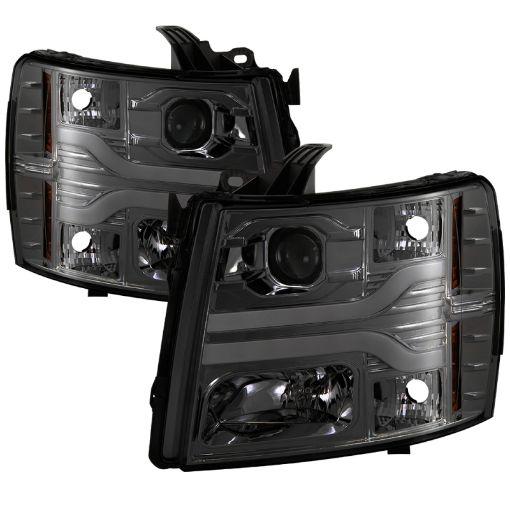 Bild på Spyder Chevy Silverado 1500 07 - 13 Version 3 Projector Headlights - Smoke PRO - YD - CS07V3 - LBDRL - SM