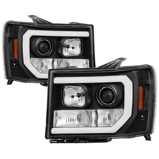 Bild på Spyder GMC Sierra 150025003500 07 - 13 V2 Projector Headlights - Black PRO - YD - GS07V2 - LBDRL - BK