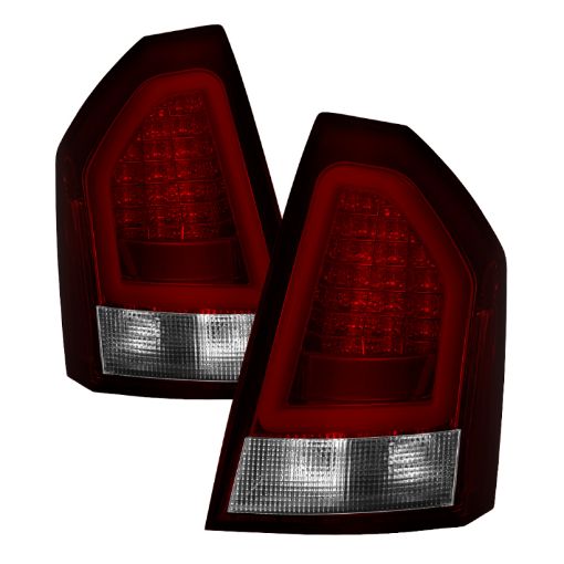 Bild på Spyder Chrysler 300 05 - 07 V2 Light Bar LED Tail Lights - Red Clear ALT - YD - CHR305V2 - LED - RC