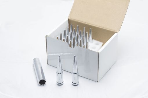 Bild på Wheel Mate Spiked Lug Nuts Set of 24 - Chrome 14x1.50